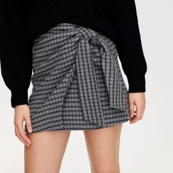 Aritzia Wilfred Dorine Plaid Mini Skirt - Picture 2 of 9